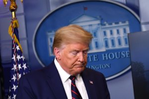 D. Trumpas: „Demokratų tyrimai per koronaviruso protrūkį – nederami“