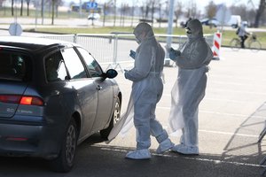 Pakartotiniai tyrimai dėl koronaviruso atliekami mobiliuose punktuose