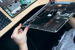 ŠMSM kancleris pasakė, kas lauktų sugadinus valstybės duotą kompiuterį