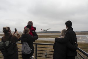 Koronavirusui sukausčius pasaulio oro uostus – atgijimas Šiauliuose: lėktuvai čia tupia vienas po kito