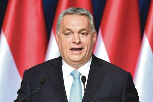 Vengrijos premjeras sako „neturįs laiko“ klausytis ES sąjungininkų kritikos