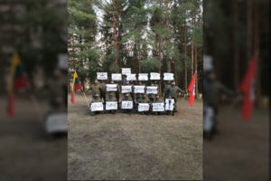 Kariai iš Panevėžio siunčia žinutę Lietuvos žmonėms ir kelias savaites nematytoms savo šeimoms