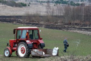 Traktorius nusiaubusių vagių laimikis tapo galvosūkiu – nesutrukdė nei sargas, nei palaidas šuo
