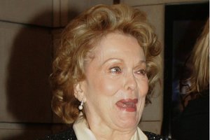 Būdama 86 metų mirė kanadiečių aktorė ir aktyvistė Shirley Douglas