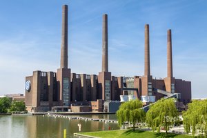 Automobilių pramonėje gali prasidėti bankrotai: skelbiami „Volkswagen“ koncerno nuostoliai šokiruoja