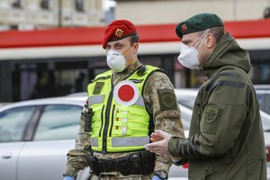 Naujausi Vyriausybės duomenys: sunkių ligonių skaičius auga, artimiausiu metu daugės mirčių