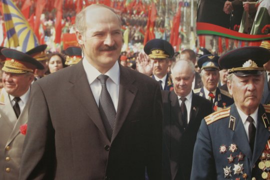 2006 m. trečiai Baltarusijos prezidento kadencijai inauguruotas Aliaksandras Lukašenka. Pirmą kartą prezidentu buvo išrinktas 1994 m. liepos mėn. Šias pareigas be pertraukos eina iki šiol.<br>M.Vizbelio nuotr.