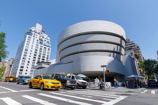 1959 m. mirė amerikiečių architektas, organinės arichtektūros atstovas, padaręs didžiulę įtaką moderniosios architektūros raidai, Frankas Lloydas Wrightas (89 m.). Suprojektavo Guggenheimo muziejų Niujorke (nuotr.).<br>123rf nuotr.