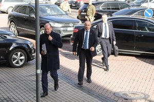 S. Skvernelis po pasitarimo su ministrais pranešė svarbias žinias verslui ir moksleiviams