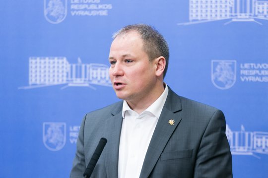 G. Surplys pranešė apie atnaujintą COVID-19 tyrimų tvarką ir judėjimo per Velykas ribojimus