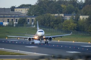 „Lufthansa“ dėl krizės mažina lėktuvų parko dydį, uždaro antrinę bendrovę „Germanwings“