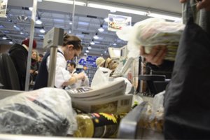 Skelbia, kokių prekių ir paslaugų kainos sumažėjo