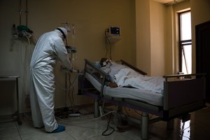 Nuo koronaviruso gydytas vyras pasakė, ką matė ligoninėje: „Taip mirti neleisčiau ir šuniui“