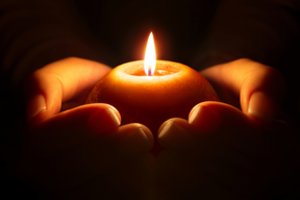 Nuo koronaviruso mirė ketvertuko mama