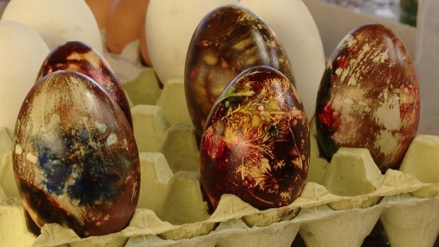 Prekybininkai pastebi, jog lietuviai Velykoms perka mažiau kiaušinių, tačiau kainos nesikeičia