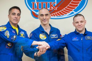 Į TKS kylantys astronautai ėmėsi ypatingų saugumo priemonių dėl koronaviruso