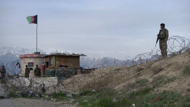 Paleisti pirmieji kaliniai: Afganistanas ir Talibanas pradėjo taikos procesą