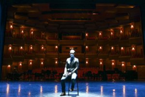 Operos ir baleto mylėtojai bilietus keičia į kuponus