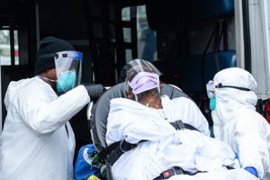 JAV ekspertai bado pirštais: didėjantis juodaodžių sergamumas atvėrė senas žaizdas