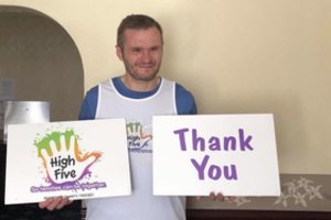 „Bolton“ klubo spaudos atstovo ryžtas: dėl kilnaus tikslo įveikė maratoną namuose