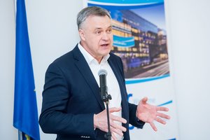 R. Dargis: verslas bando gelbėtis pats