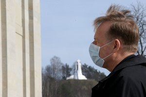 G. Grušas: nelankykite artimųjų, užteks skambučio