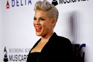 Koronavirusą įveikusi Pink kovai su pandemija skyrė milžinišką sumą 