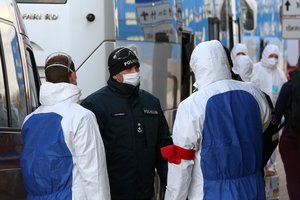 Kauno oro uostą pasiekė apsaugos priemonių medikams siunta