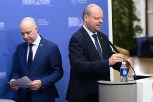 Saulius Skvernelis – apie karą su pandemija, savijautą, šeimą ir pavasario darbus sode