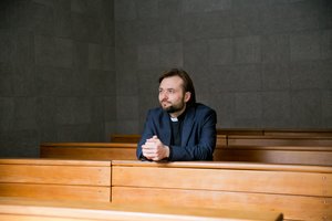 A. Toliatas Velykų ryto mišias aukos vienas: širdį suspaudžia linkint ramybės