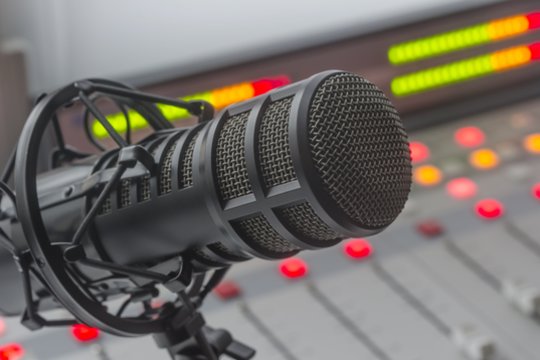 „Amerikos balsas“ atmeta Baltųjų rūmų kritiką dėl „propagandos“