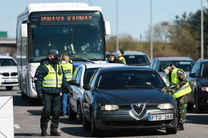 Išvažiuoti iš miestų pavyko ne visiems: surašyti šimtai protokolų