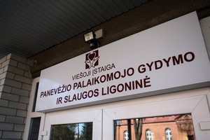 Panevėžio slaugos ligoninės vadovė: „Nepasiekė informacija, kad jau šį savaitgalį bus atliekami personalo tyrimai dėl koronaviruso“