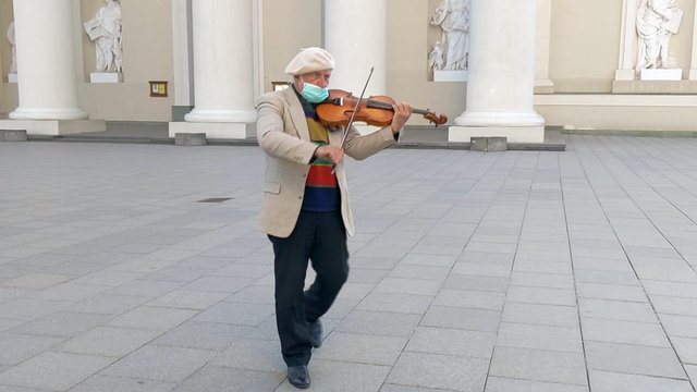 Vilniuje – kitoks Velykų rytas: katedroje skambėjo graudžios melodijos