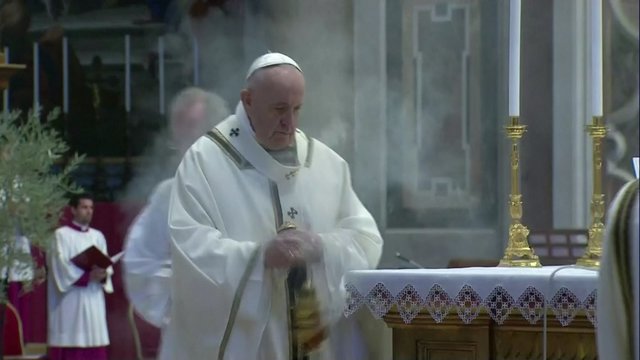 Popiežius Pranciškus ragina susitelkti: daugeliui žmonių šiemetinės Velykos – tai vienatvės dienos