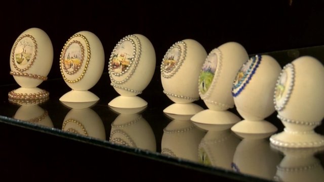 Ant balandžio kiaušinių – miniatiūriniai tapyti peizažai