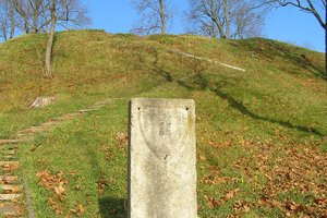 Ant Ukmergės Pilies kalno archeologai aptiko bokšto ir kitų pastatų liekanų