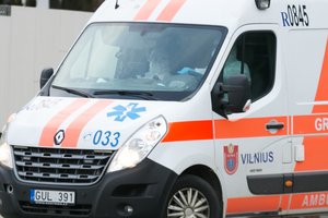 Koronavirusas globos ir slaugos namuose: užsikrėtus darbuotojui, imsis masinių tyrimų