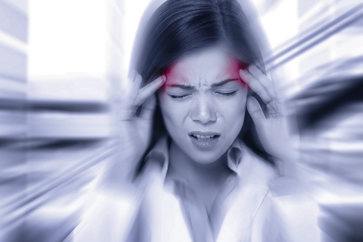  Su migrenos priepuoliais susiduria daugybė žmonių.<br> 123rf nuotr.