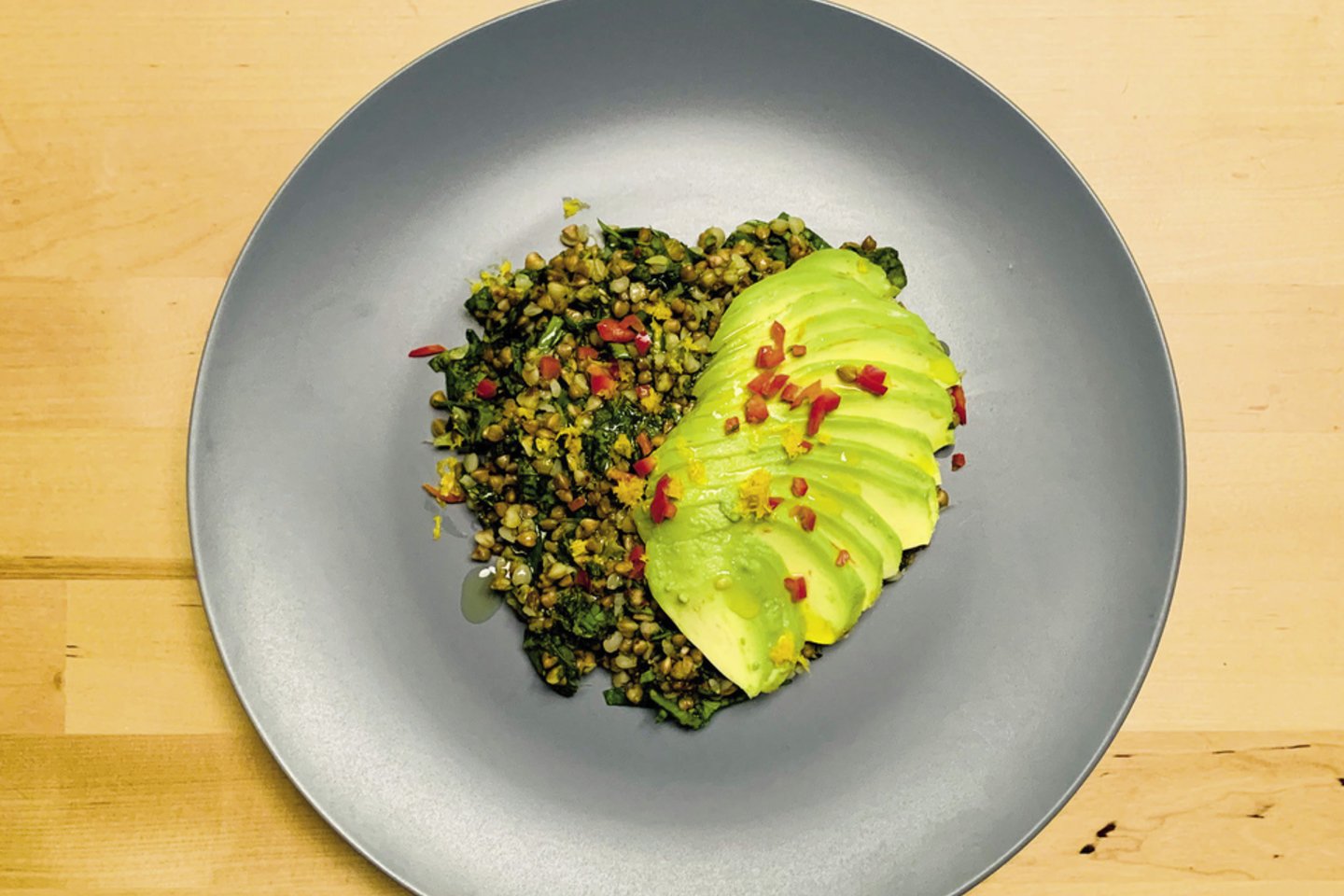 Gaivios grikių salotos su avokadu.<br> Asmeninio albumo nuotr.