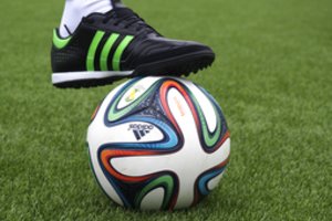 Vien „Adidas“ prašo 2,4 mlrd. eurų valstybės garantuojamos paskolos