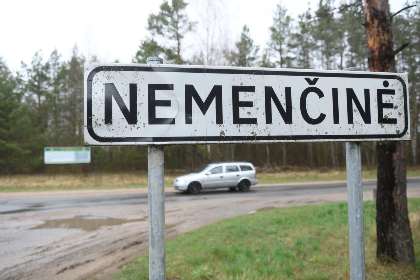 Paskelbė eismo ribojimų planą: merė tikisi sustabdyti koronaviruso plitimą Nemenčinėje.<br>V.Skaraičio nuotr.
