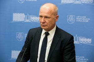 A. Šešelgis pasiuntė įspėjimą dėl leidimo atsidaryti kai kuriems verslams