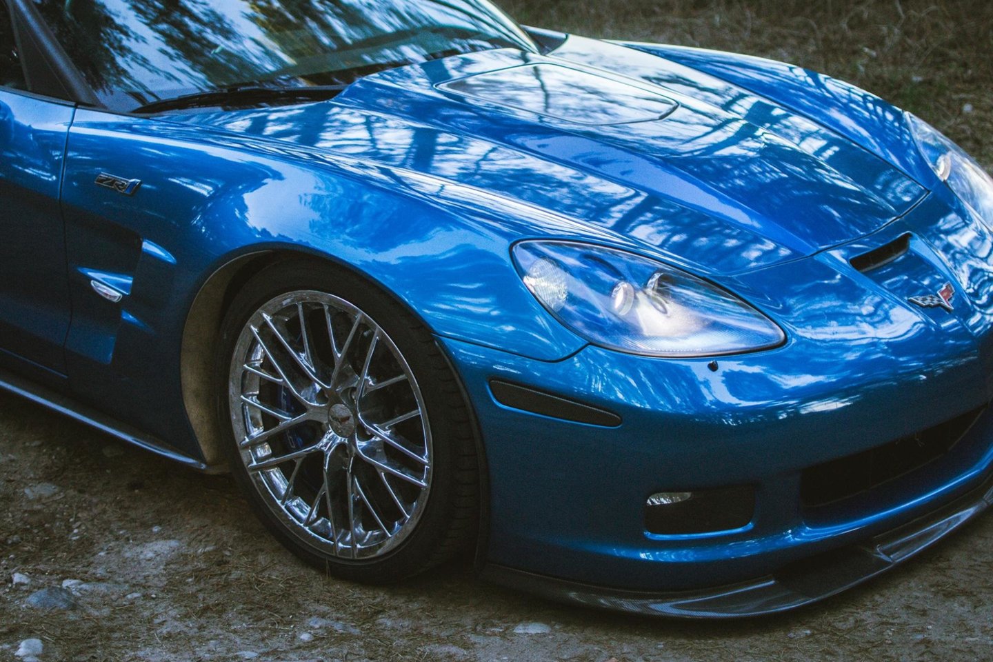 Daugelį metų markės vardą garsinęs bene sėkmingiausias amerikietiškas sportinis GT automobilis „Corvette“ fanų lūkesčius pateisino su kaupu.<br>Pranešimo autorių nuotr.