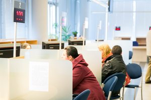 Į pagalbą deklaruojantiems – skelbiami ir papildomi telefonų numerių sąrašai