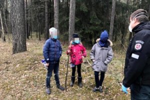 Pareigūnai perspėja tėvus: pastebėję vaikus be priežiūros – nenuolaidžiaus