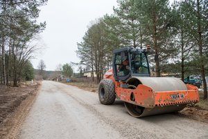Nuspręsta: savivaldybių žvyrkeliams išasfaltuoti bus skiriama 20 mln. eurų