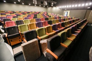 Scenos meno atstovai prašo leisti repetuoti, finansiškai užtikrinti galimybes kurti