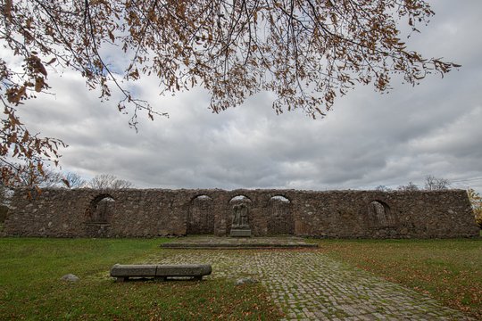 Dimitravo dvaras: permainingos XX a. istorijos liudininkas