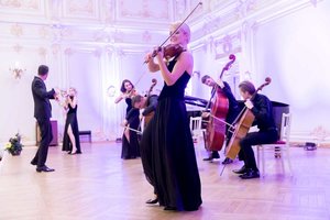 Naujų idėjų kamerinis orkestras NIKO klausytojams dovanoja vaizdo įrašą iš koncerto Sankt Peterburge